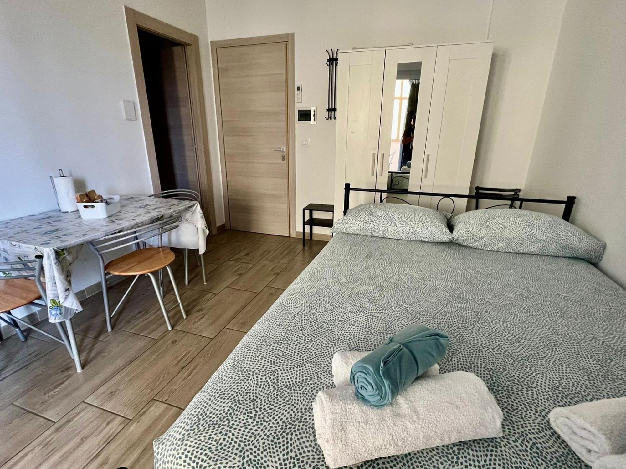 Il Gattino Di Porto - Apt 3 - Monolocale Veranda Piscina Imperia Eksteriør bilde