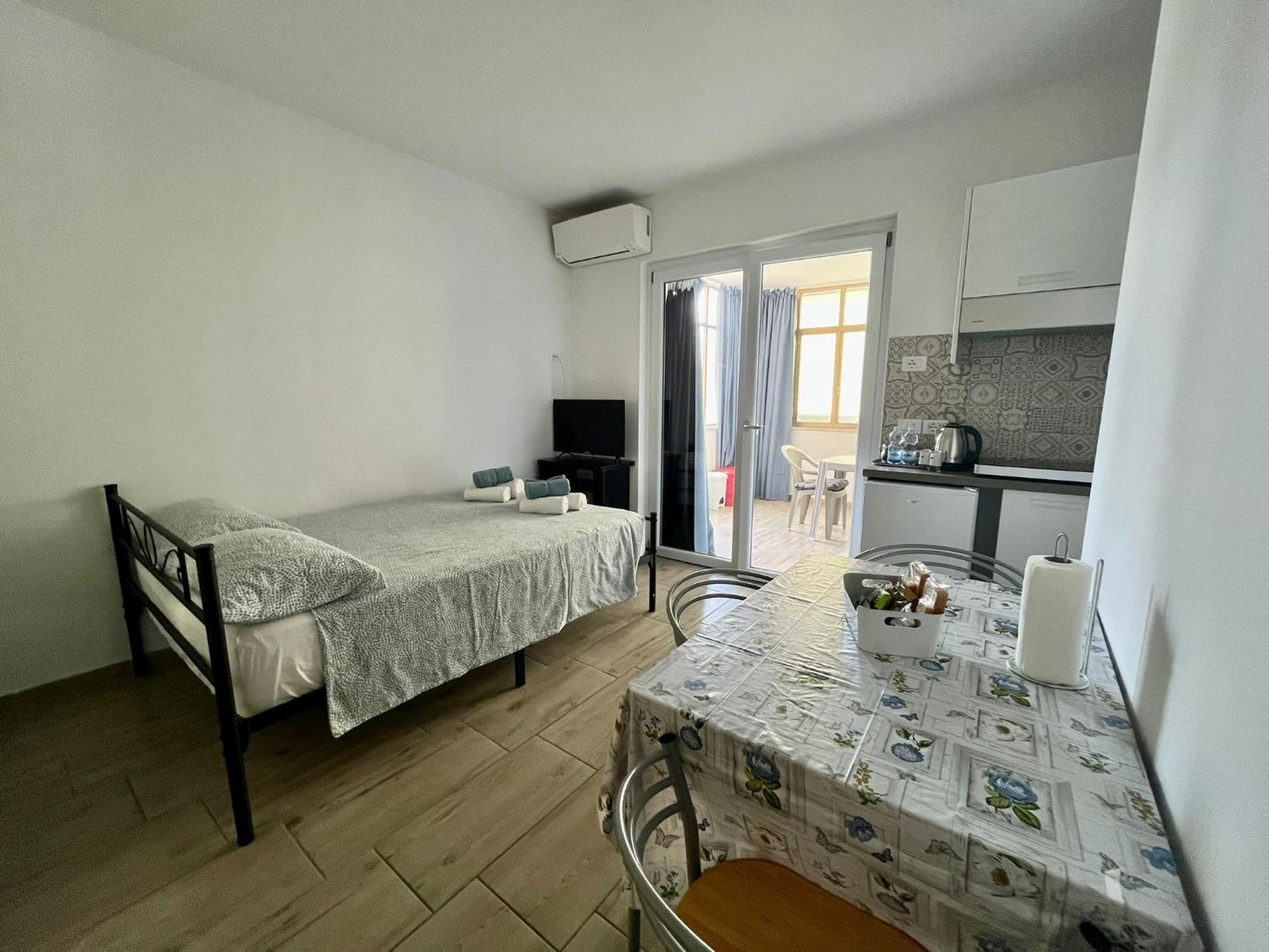 Il Gattino Di Porto - Apt 3 - Monolocale Veranda Piscina Imperia Eksteriør bilde